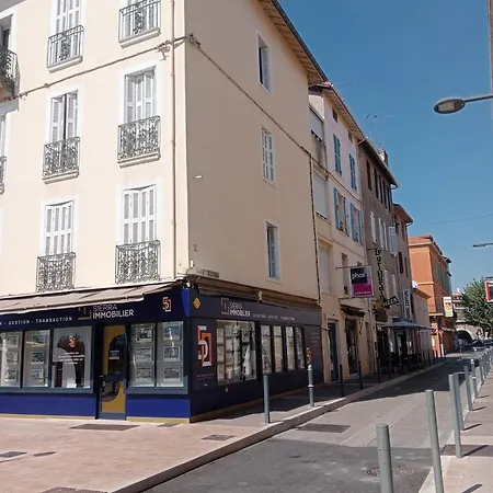 Lou Pescadou アパート *